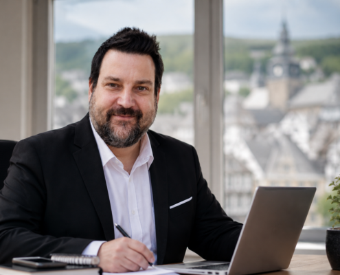 Oliver Schreibtisch